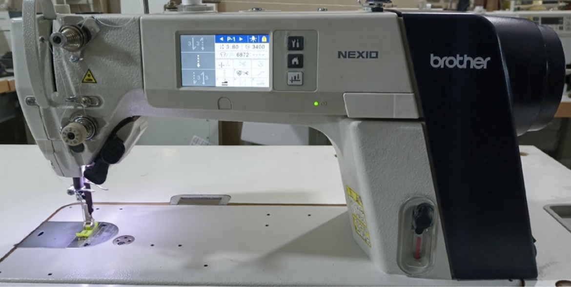 Brother 7300a Display LED Disp - Embroidery Digitizing Software recensione e prezzo